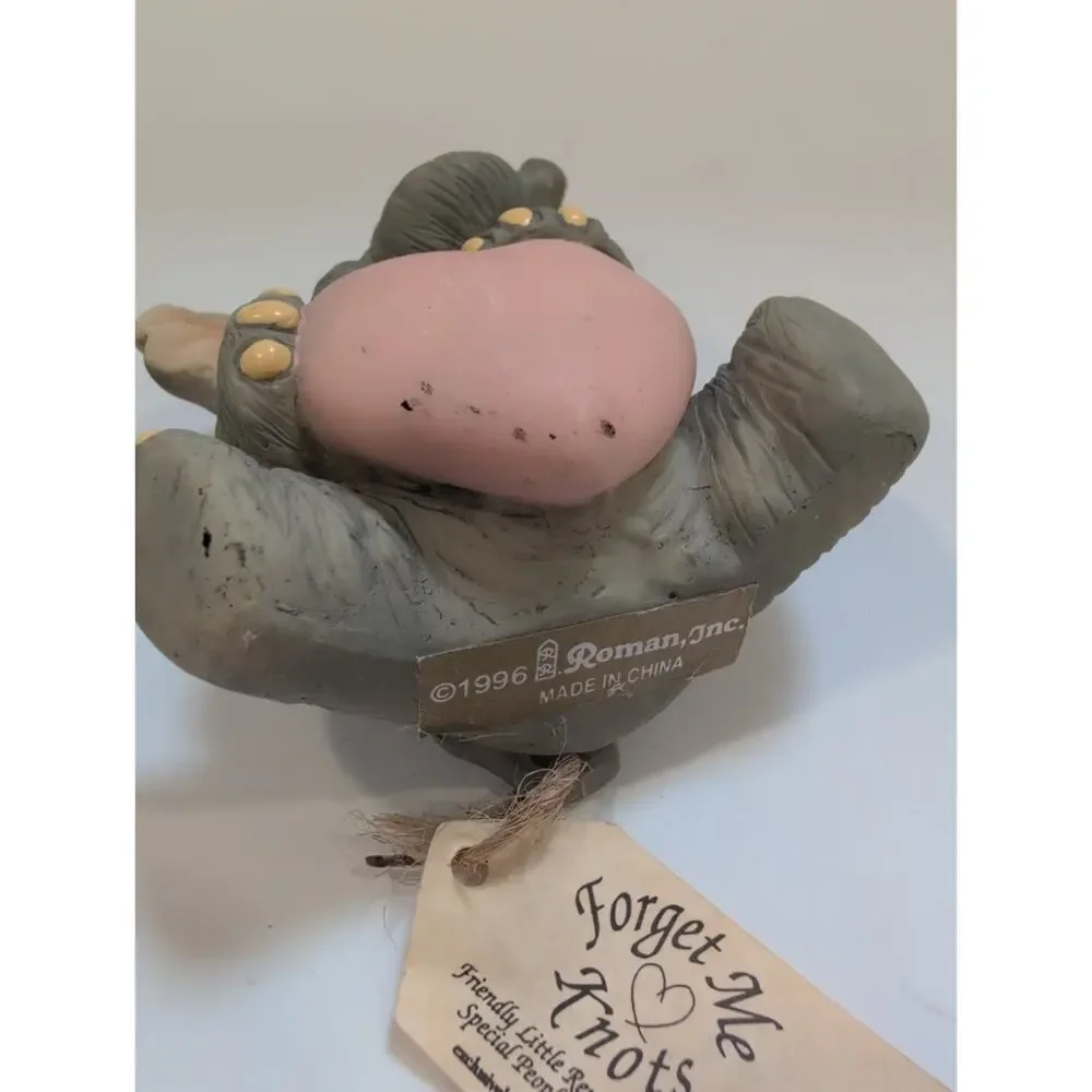 1996 Small‎ Forget Me Knots Elephant Figuring With Heart Great For Valentine's